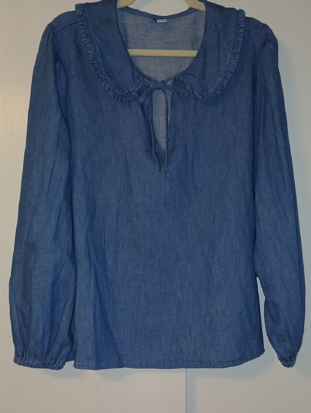 Old Navy Denim-Blue Ruffle Tie-Neck Peasant Top in Size XXL